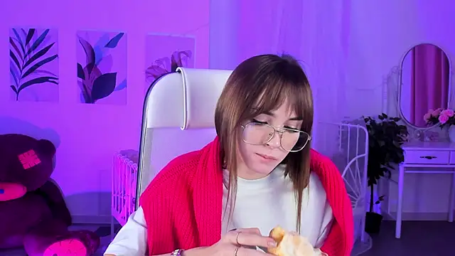 DakotaaJohnnson online show from 01.30.25