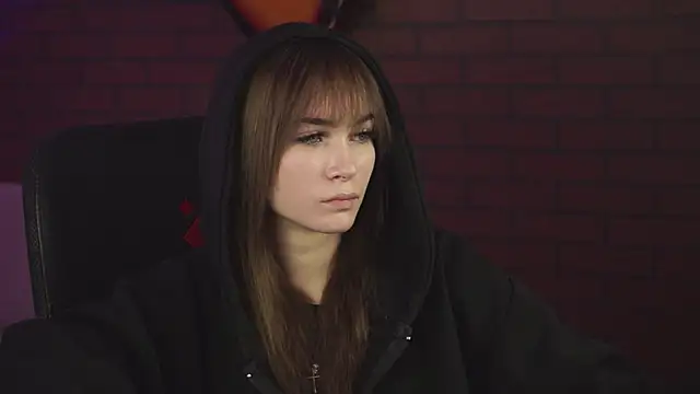 DakotaaJohnnson online show from 02.05.25