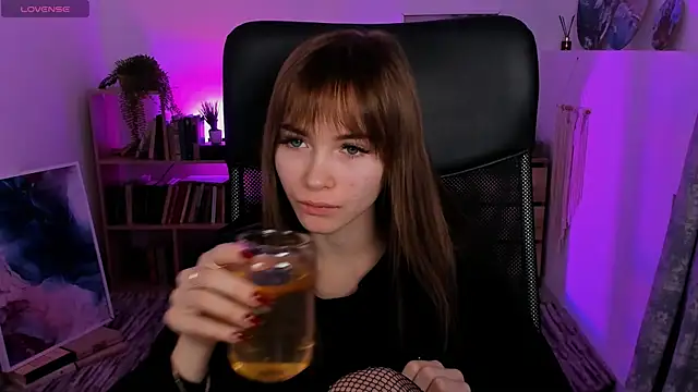 DakotaaJohnnson online show from 02.28.25