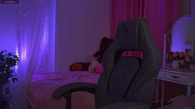 DakotaaJohnnson online show from 10.27.25