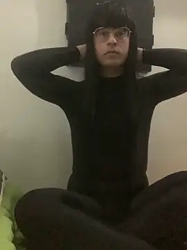 Snapshot of sofia_esclava chatting on 10.28.25 sofia esclava online show from 10.28.25