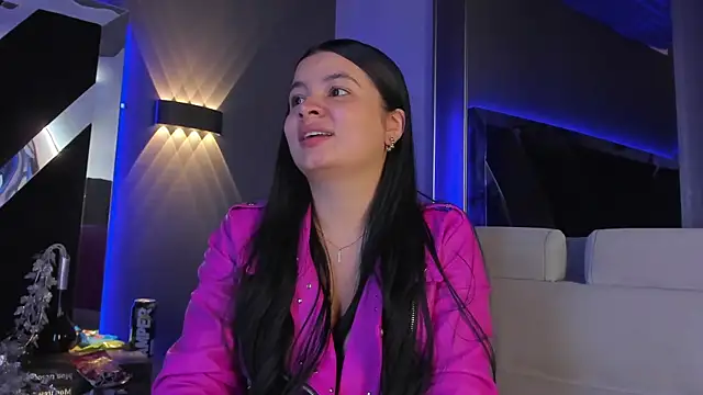 Snapshot of ValeriaOrtega chatting on 09.19.25 ValeriaOrtega online show from 09.19.25