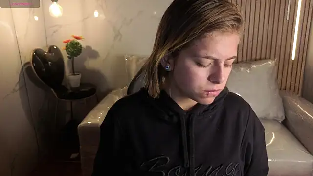 Kitten Cam online show from 04.17.26