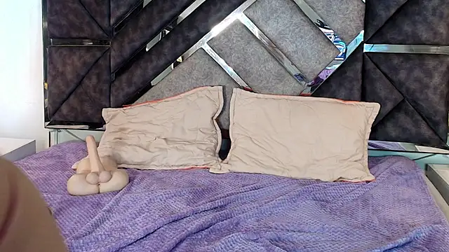 Snapshot of MysticMature chatting on 11.07.25 MysticMature online show from 11.07.25