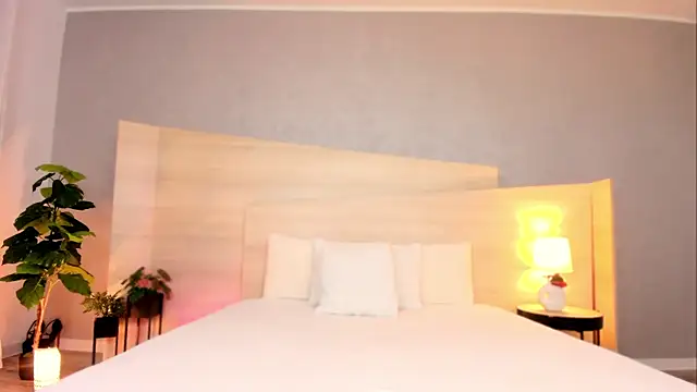 EllaWhiteX online show from 06.23.26