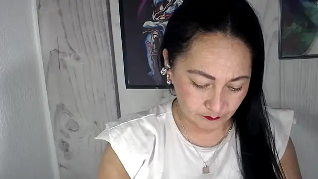 JULIANAWET69 online show from 11.21.25