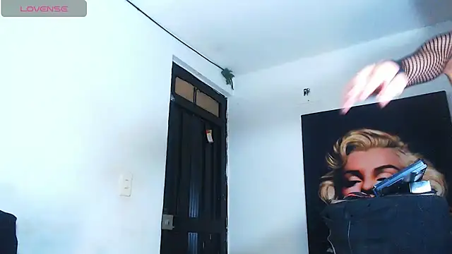 licy blonde hot online show from 11.20.25