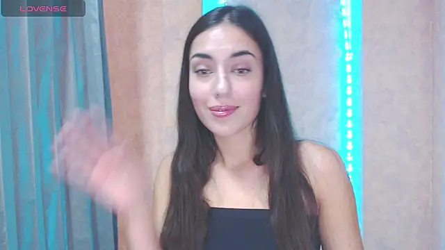 Lovelllyy online show from 10.21.25