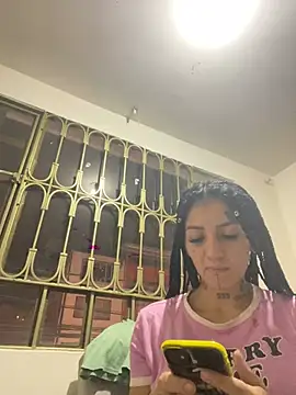 Molly bishop online show from 02.06.25