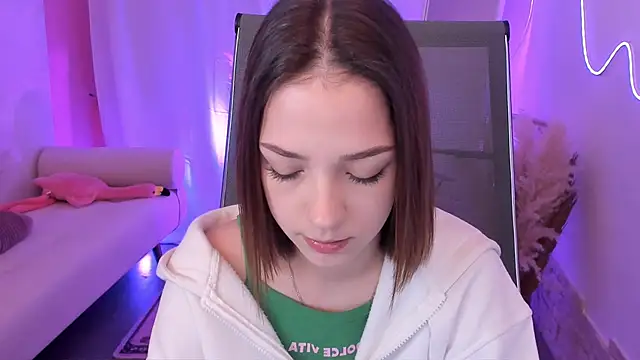 PamBeesly online show from 12.15.25