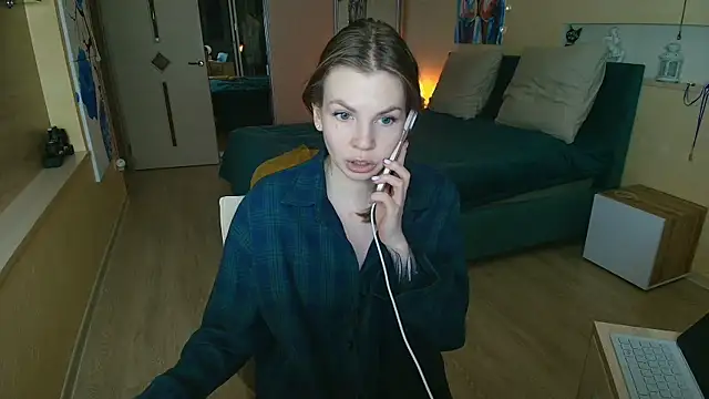 ReginaSparkle online show from 10.24.25