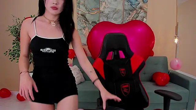 Snapshot of AnneCurtis chatting on 02.17.25 AnneCurtis online show from 02.17.25