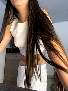 Snapshot of astrid_ chatting on 10.18.25 astrid online show from 10.18.25