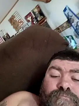 Snapshot of Rcraigue4 chatting on 10.12.25 Rcraigue4 online show from 10.12.25