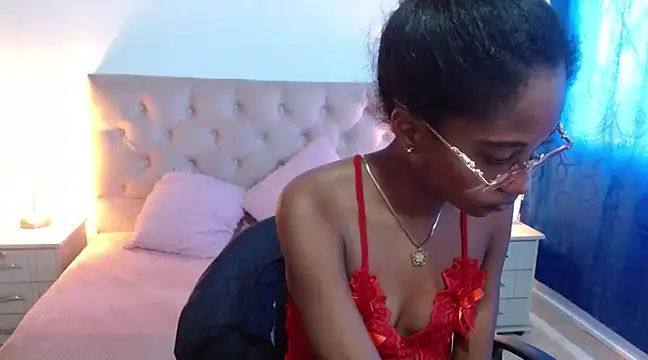 Snapshot of LITTLEDOLLHOT chatting on 02.04.25 LITTLEDOLLHOT online show from 02.04.25