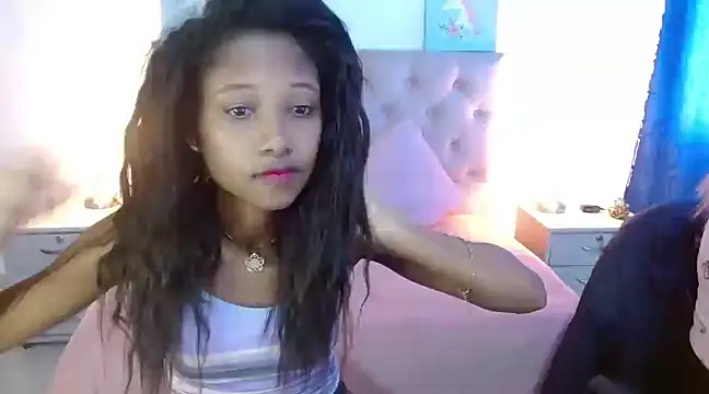 Snapshot of LITTLEDOLLHOT chatting on 02.11.25 LITTLEDOLLHOT online show from 02.11.25