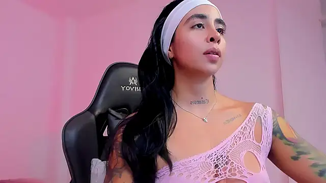 sophierooy22 online show from 11.20.25