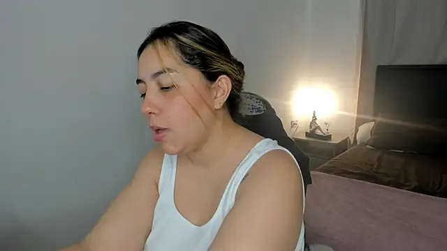 brithany olson25 online show from 04.15.26