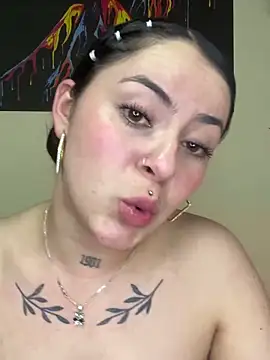 Emmie Hot online show from 02.12.25