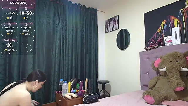 Emmie Hot online show from 10.21.25