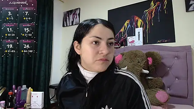 Emmie Hot online show from 11.10.25