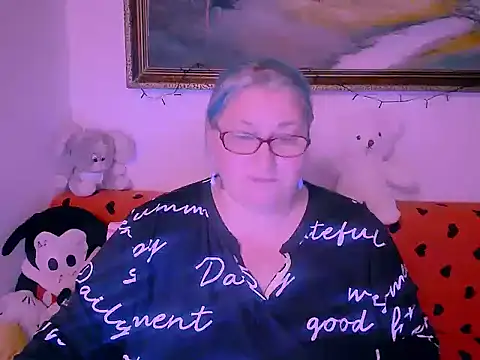 Snapshot of mayamayx chatting on 11.23.25 mayamayx online show from 11.23.25