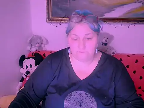Snapshot of mayamayx chatting on 11.24.25 mayamayx online show from 11.24.25