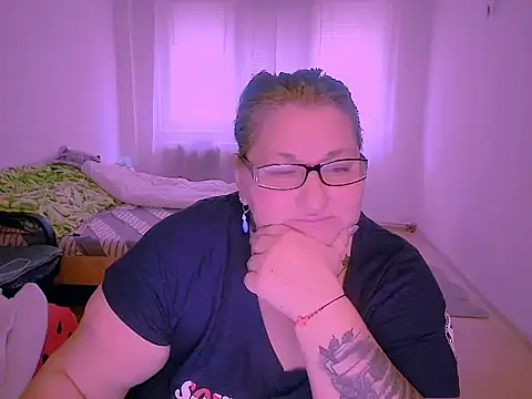 Snapshot of mayamayx chatting on 11.27.25 mayamayx online show from 11.27.25