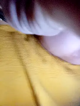 Snapshot of edubig23cm chatting on 11.20.25 edubig23cm online show from 11.20.25