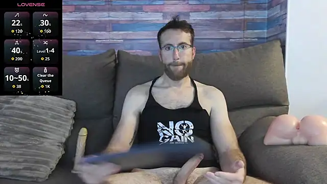 Snapshot of machohiberiko chatting on 11.06.25 machohiberiko online show from 11.06.25