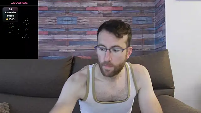 Snapshot of machohiberiko chatting on 11.24.25 machohiberiko online show from 11.24.25