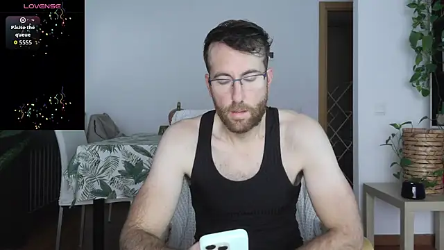 Snapshot of machohiberiko chatting on 11.25.25 machohiberiko online show from 11.25.25