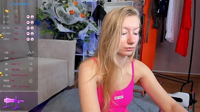 Snapshot of Rachel_Rut chatting on 10.29.25 Rachel Rut online show from 10.29.25