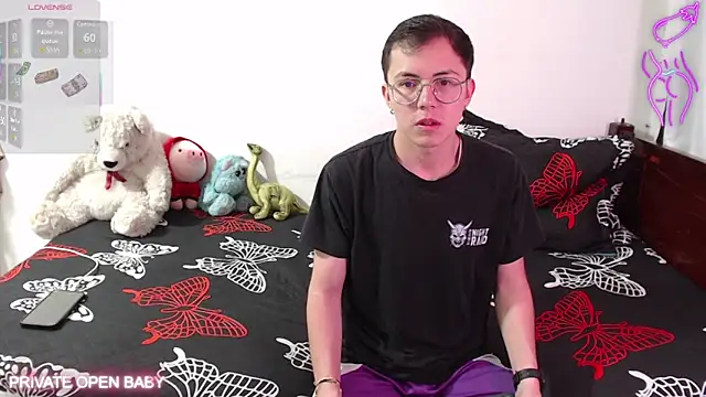 Snapshot of Tina_4_Charlie chatting on 10.22.25 Tina 4 Charlie online show from 10.22.25