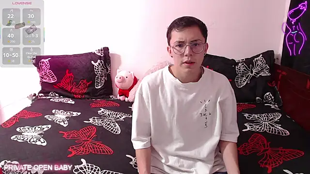 Snapshot of Tina_4_Charlie chatting on 10.24.25 Tina 4 Charlie online show from 10.24.25