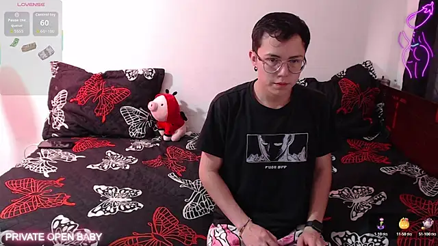 Snapshot of Tina_4_Charlie chatting on 10.27.25 Tina 4 Charlie online show from 10.27.25