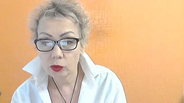 Snapshot of NessyJenixs chatting on 12.18.25 NessyJenixs online show from 12.18.25