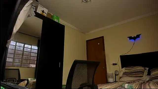 Snapshot of sexyflight chatting on 09.15.25 sexyflight online show from 09.15.25