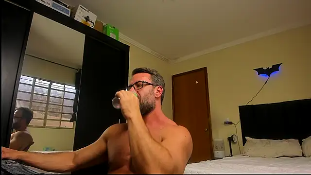 Snapshot of sexyflight chatting on 10.20.25 sexyflight online show from 10.20.25