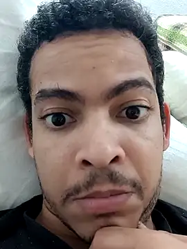 Snapshot of cingonduro chatting on 11.03.25 cingonduro online show from 11.03.25