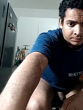 Snapshot of cingonduro chatting on 11.18.25 cingonduro online show from 11.18.25