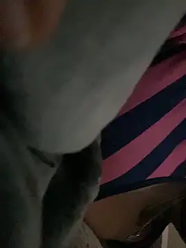 Snapshot of theprettysoles chatting on 10.27.25 theprettysoles online show from 10.27.25