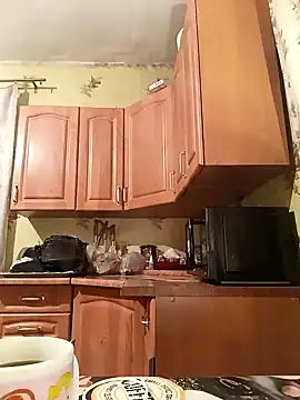 Snapshot of Laura_Kiss chatting on 01.21.25 Laura Kiss online show from 01.21.25