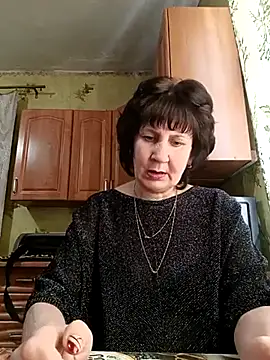 Snapshot of Laura_Kiss chatting on 03.08.25 Laura Kiss online show from 03.08.25