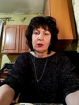 Snapshot of Laura_Kiss chatting on 03.08.25 Laura Kiss online show from 03.08.25