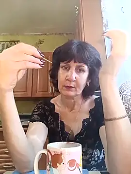 Snapshot of Laura_Kiss chatting on 11.05.25 Laura Kiss online show from 11.05.25