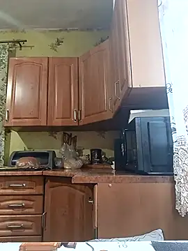 Snapshot of Laura_Kiss chatting on 11.30.25 Laura Kiss online show from 11.30.25