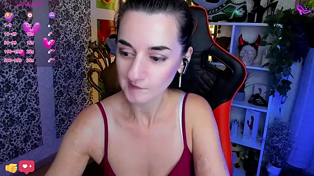 Snapshot of JessicaAlfo chatting on 07.15.26 JessicaAlfo online show from 07.15.26