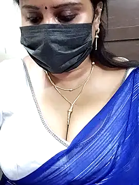 Snapshot of Queenflowerr chatting on 01.29.25 Queenflowerr online show from 01.29.25