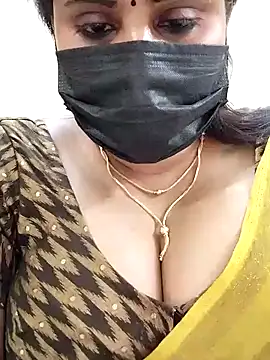 Snapshot of Queenflowerr chatting on 01.29.25 Queenflowerr online show from 01.29.25